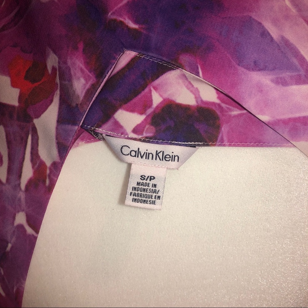Calvin Klein patterned Top - Picture 4 of 7